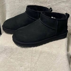 UGG Ultra Mini Women’s Size 9 Black Ankle Boots Cozy Suede Slip-On